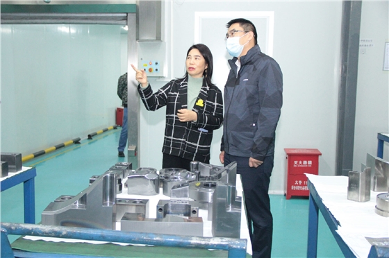 參觀先進(jìn)的HKS-G涂層設(shè)備|HKS-G處理模具 參觀先進(jìn)的HKS-G涂層設(shè)備|HKS-G處理模具