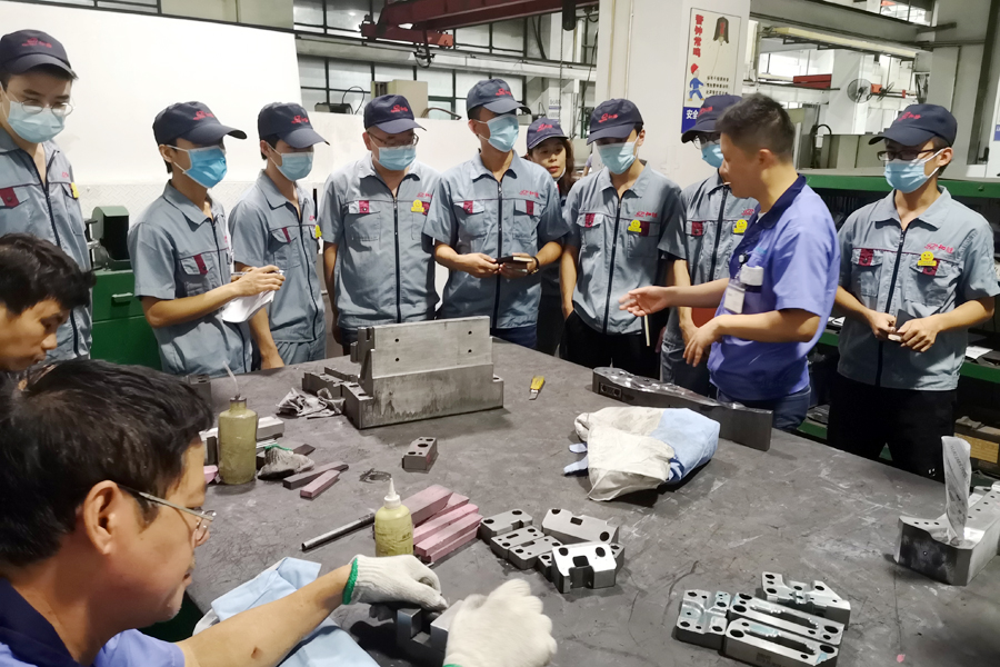 和勝汽車沖壓模具TD處理 和勝汽車沖壓模具TD處理