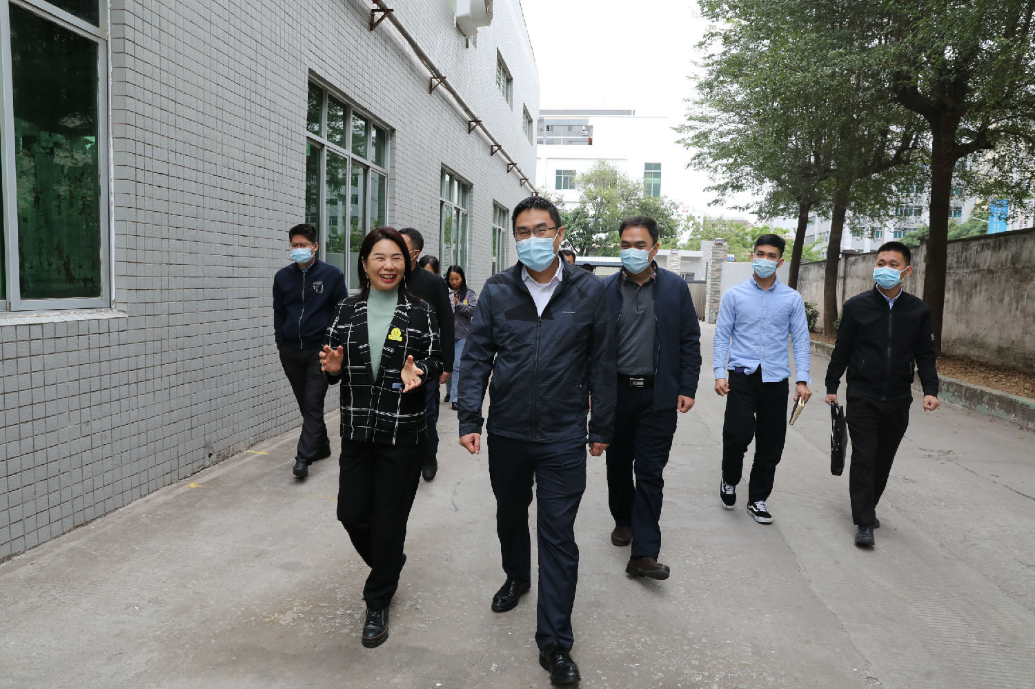 新湖街道黨工委褚宏書記一行參觀深圳和勝園區 新湖街道黨工委褚宏書記一行參觀深圳和勝園區